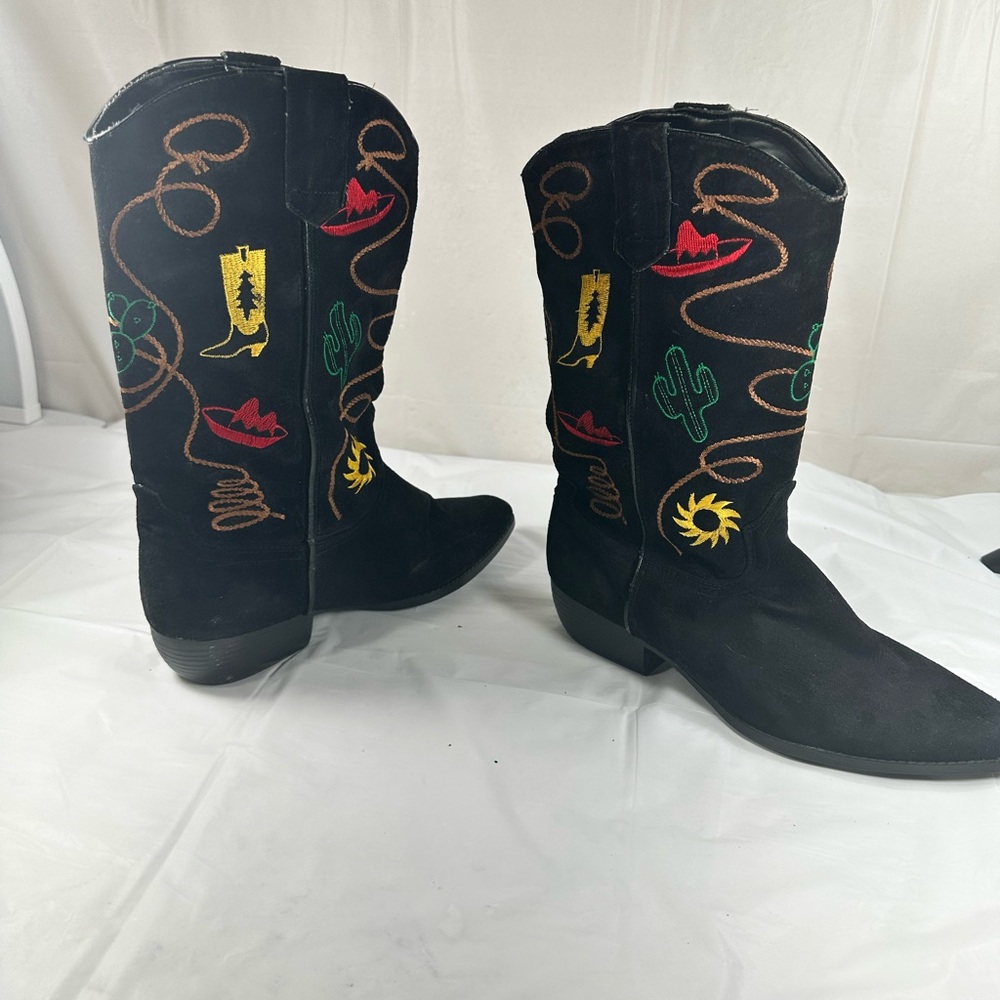 Cowgirl Black Suede Chilis Heeled Boots Size 10